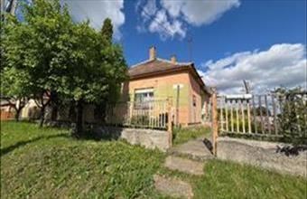 Eladó Komáromi családi ház hirdetés (63674644)