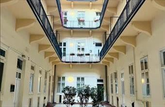 Eladó Budapest VI. kerületi tégla lakás hirdetés (86394392)