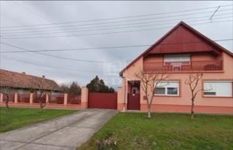 Eladó Érsekcsanádi családi ház hirdetés (33437936)