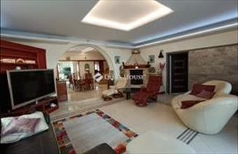 Eladó Budapest XV. kerületi családi ház hirdetés (77425759)