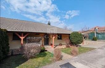 Eladó Péceli ikerház hirdetés (24369523)