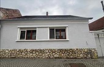 Eladó Pápai családi ház hirdetés (54743369)