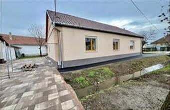 Eladó Békéscsabai családi ház hirdetés (89743933)