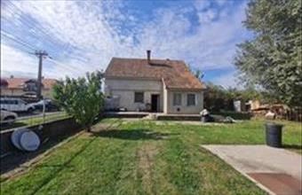 Eladó Ceglédi családi ház hirdetés (46423256)