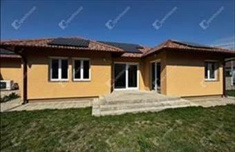 Eladó Székesfehérvári ikerház hirdetés (29782759)