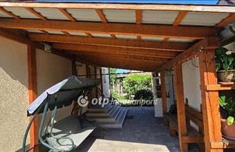 Eladó Debreceni családi ház hirdetés (97696777)