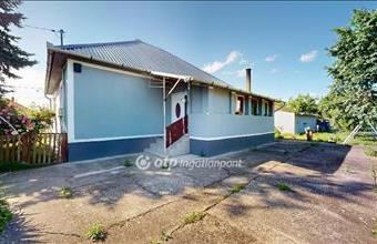 Eladó Tiszaújvárosi családi ház hirdetés (76994438)