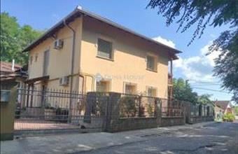 Eladó Úri családi ház hirdetés (84664642)