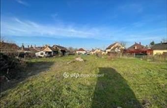 Eladó Sárbogárdi lakóövezeti telek hirdetés (63332317)
