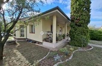 Eladó Fóti családi ház hirdetés (48197932)