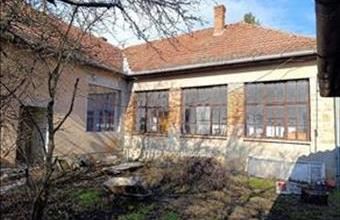 Eladó Szegedi családi ház hirdetés (98561349)