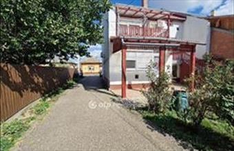 Eladó Kisújszállási ikerház hirdetés (73792535)