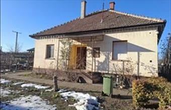 Eladó Újszilvási családi ház hirdetés (54233349)