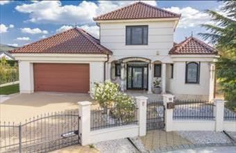 Eladó Budajenői családi ház hirdetés (35354928)