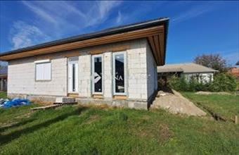 Eladó Pilisi családi ház hirdetés (43828848)