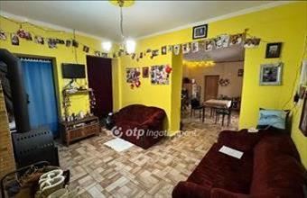 Eladó Marcaltői családi ház hirdetés (23797859)