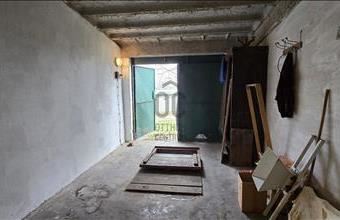 Eladó Paksi egyedi garázs hirdetés (38233637)