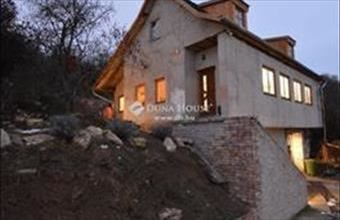 Eladó Budapest III. kerületi családi ház hirdetés (37322921)