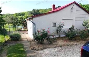 Eladó Kőröshegyi hétvégi ház hirdetés (74377372)