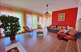 Eladó Veszprémi családi ház hirdetés (47722578)