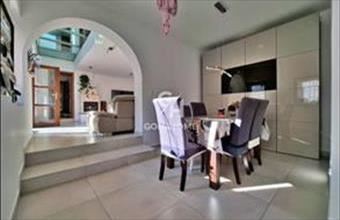 Eladó Veszprémi családi ház hirdetés (81453429)