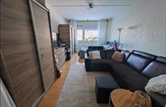 Eladó Veszprémi panel lakás hirdetés (47535733)