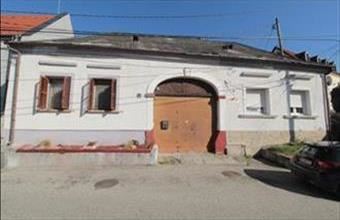 Eladó Veszprémi házrész hirdetés (64255911)