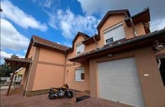 Eladó Budapest XVIII. kerületi családi ház hirdetés (39939237)