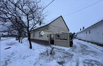 Eladó Kiskunlacházai családi ház hirdetés (38339149)