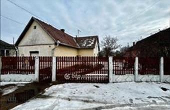 Eladó Vámospércsi családi ház hirdetés (33744571)