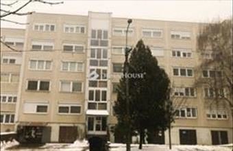 Eladó Gödöllői csúsztatott zsalus lakás hirdetés (72295193)