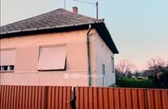 Eladó Kömörői családi ház hirdetés (37634842)