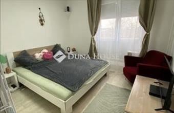 Eladó Pécsi panel lakás hirdetés (44283422)