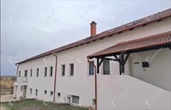 Kiadó Komáromi tégla lakás hirdetés (64335545)