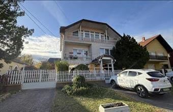 Eladó Tatai családi ház hirdetés (92887598)