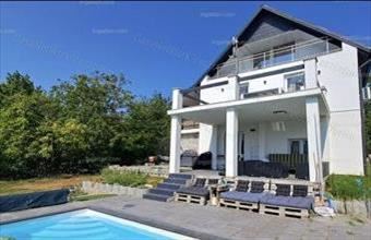 Eladó Ábrahámhegyi családi ház hirdetés (72352644)