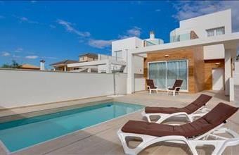 Eladó Spanyolországi sorház hirdetés (33475429)