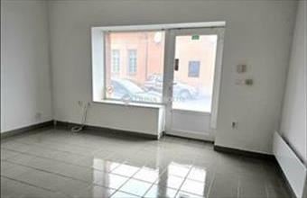 Eladó Esztergomi üzlethelyiség utcafronton hirdetés (61255534)
