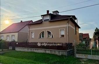 Eladó Felsőzsolcai családi ház hirdetés (38473246)