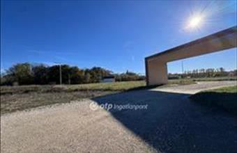 Eladó Máriakálnoki lakóövezeti telek hirdetés (73397953)