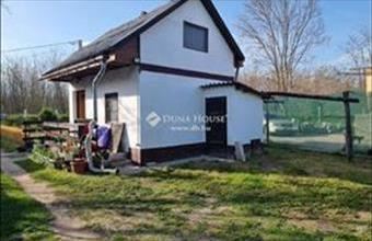 Eladó Szentmártonkátai családi ház hirdetés (27238578)