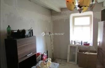 Eladó Szentmártonkátai családi ház hirdetés (91993954)