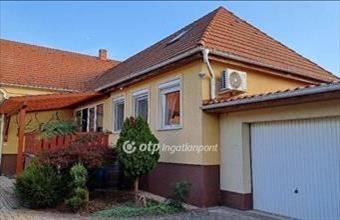 Eladó Csornai családi ház hirdetés (33633573)