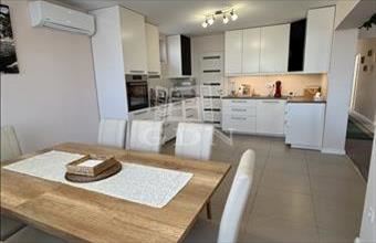 Eladó Velencei családi ház hirdetés (52535743)