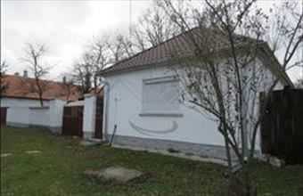 Eladó Fenyőfői családi ház hirdetés (74383237)