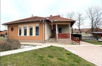 Eladó Kiskunhalasi családi ház hirdetés (92292732)