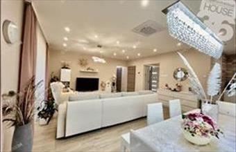 Eladó Kecskeméti családi ház hirdetés (71853342)