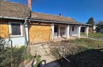 Eladó Szentesi családi ház hirdetés (69761647)