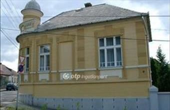 Eladó Veszprémi családi ház hirdetés (83994424)