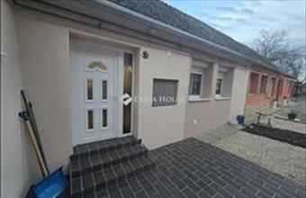 Eladó Bajai tégla lakás hirdetés (43639399)